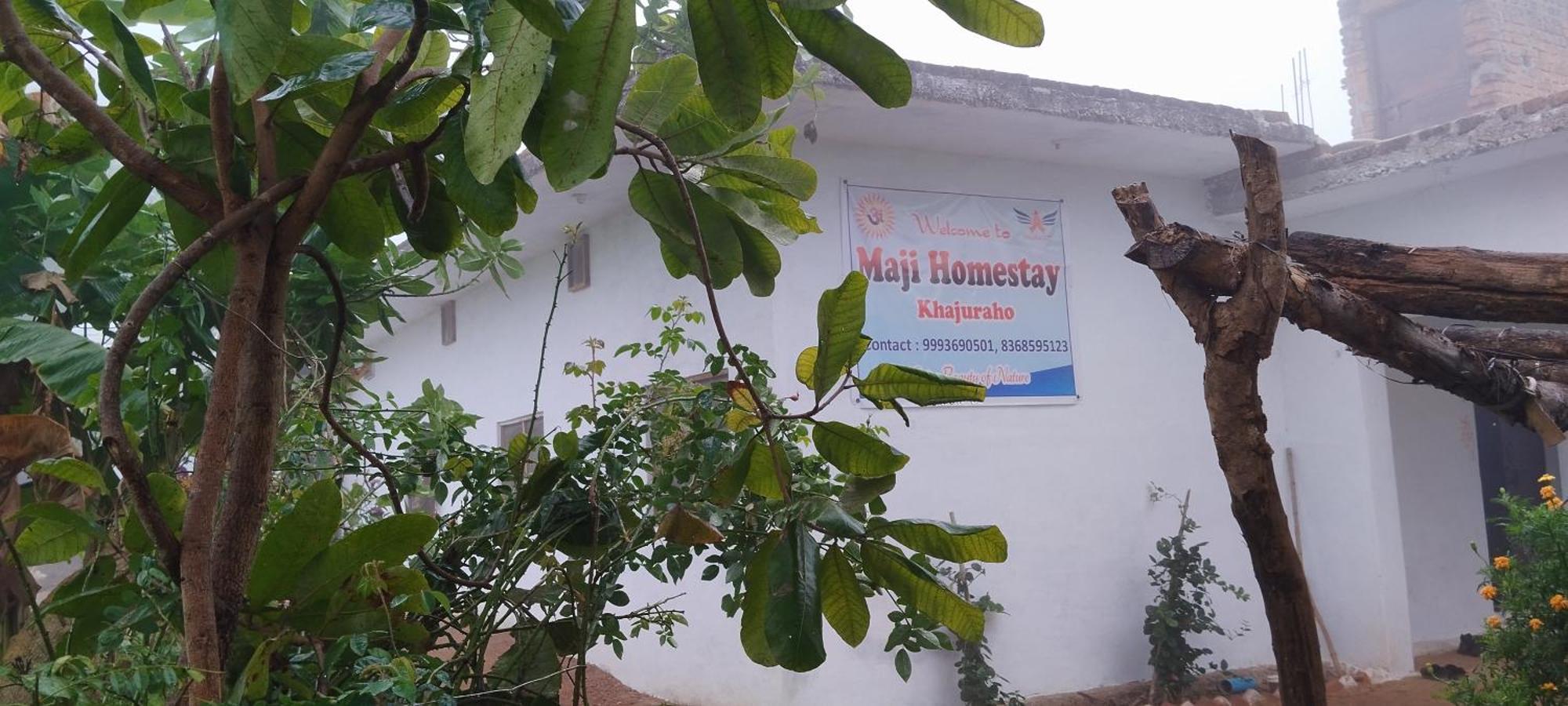 Maji Homestay Khajurāho Exteriör bild